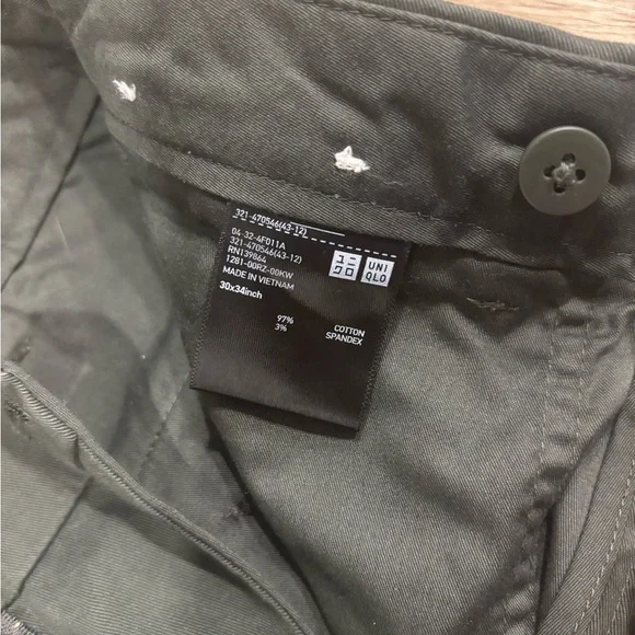 Uniqlo Gray Chinos with Tailored Fit - Picture 3 of 4